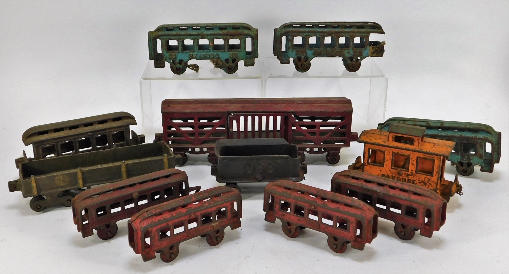 12PC AMERICAN CAST IRON TRAIN CAR