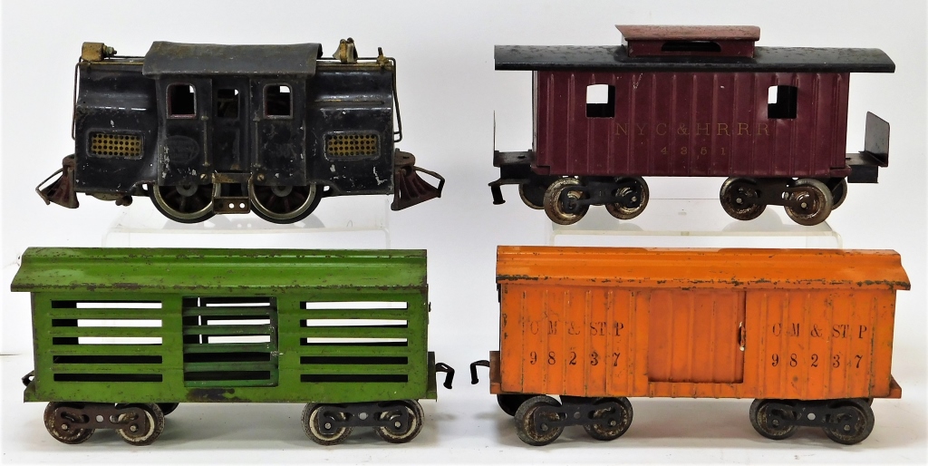 4 LIONEL PRE-WAR STANDARD GAUGE TRAIN