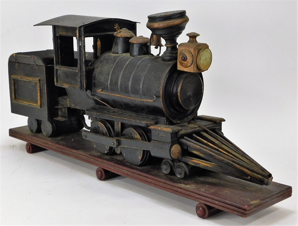 LG MOUNTED MODEL TRAIN ENGINE AND