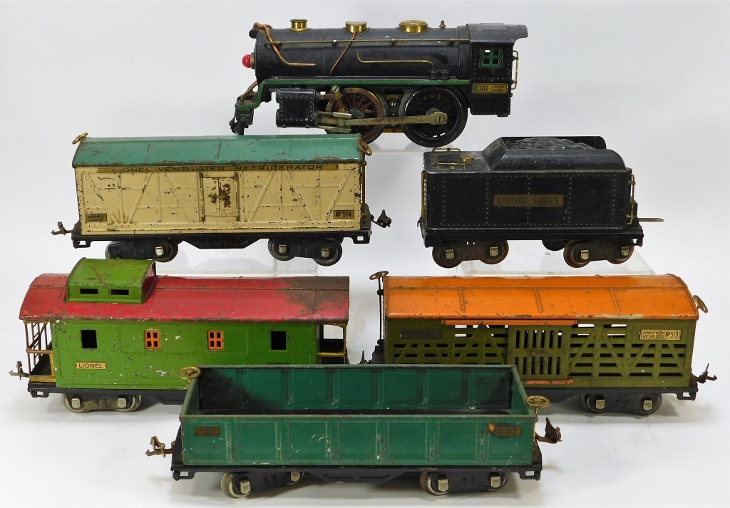 6 LIONEL STANDARD GAUGE TRAIN CARS AND