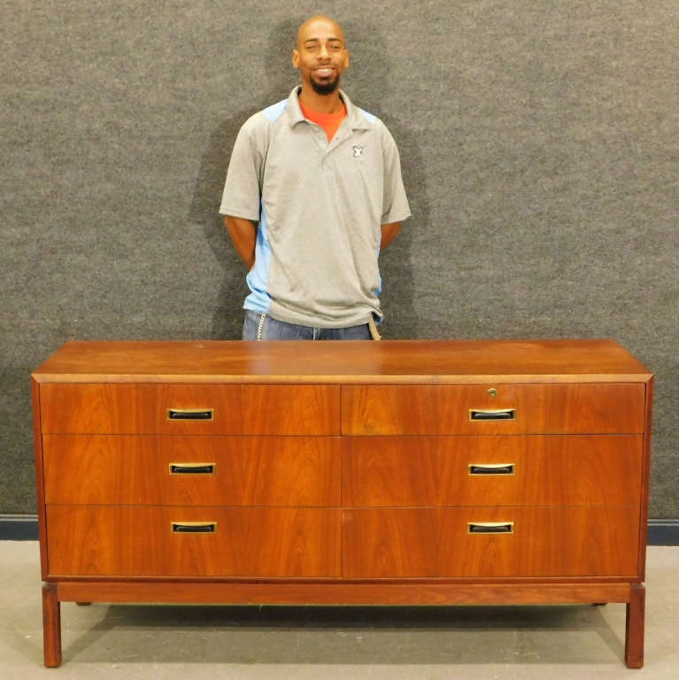 DANISH MODERN WALNUT LOCKING DRESSER 29b62b