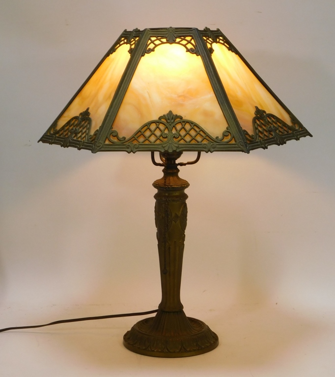 ANTIQUE CARAMEL SLAG GLASS TABLE LAMP