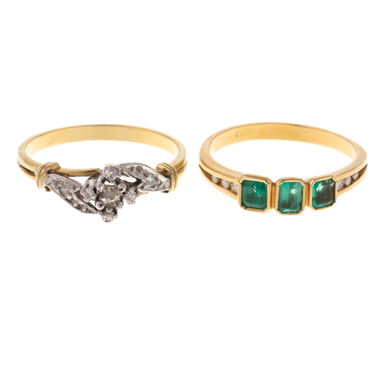 TWO VINTAGE 18K RINGS IN EMERALD