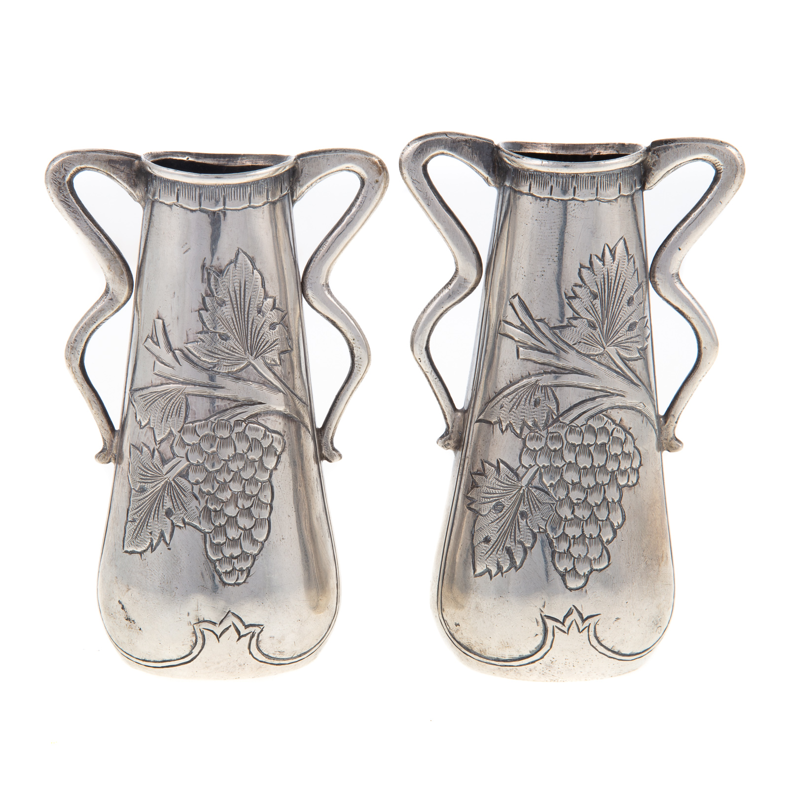 A PAIR OF MIDDLE EASTERN SILVER 29e0b6