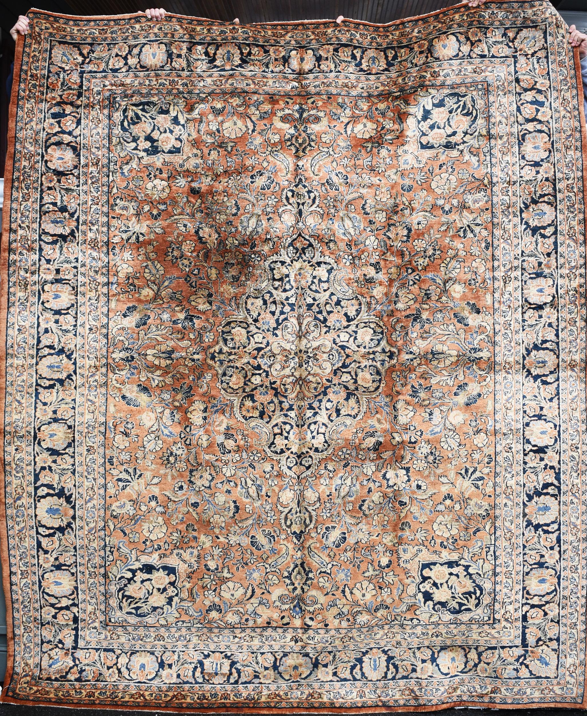 ANTIQUE SAROUK ORIENTAL RUG. Ca.1920’s,