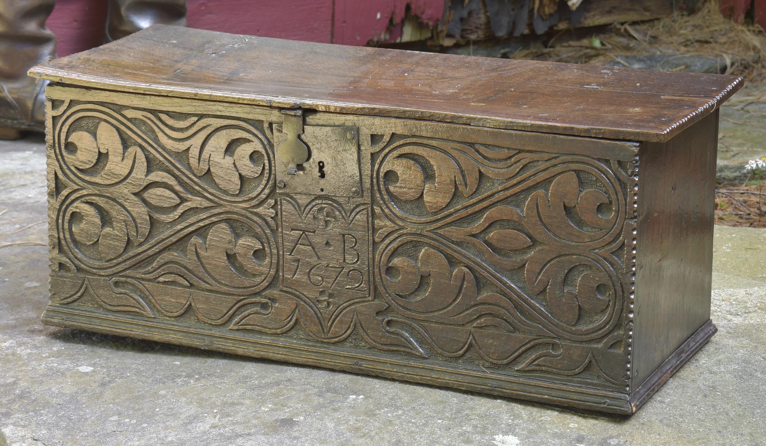 17TH C. ENGLISH CARVED OAK BOX.