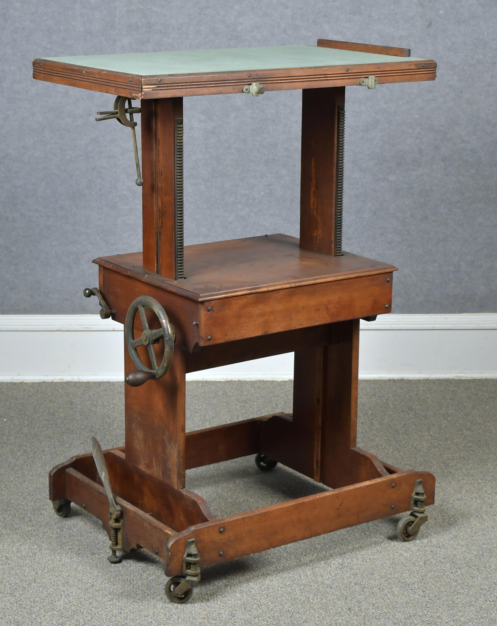 CENTURY CAMERA CO ADJUSTABLE TABLE  29e19e