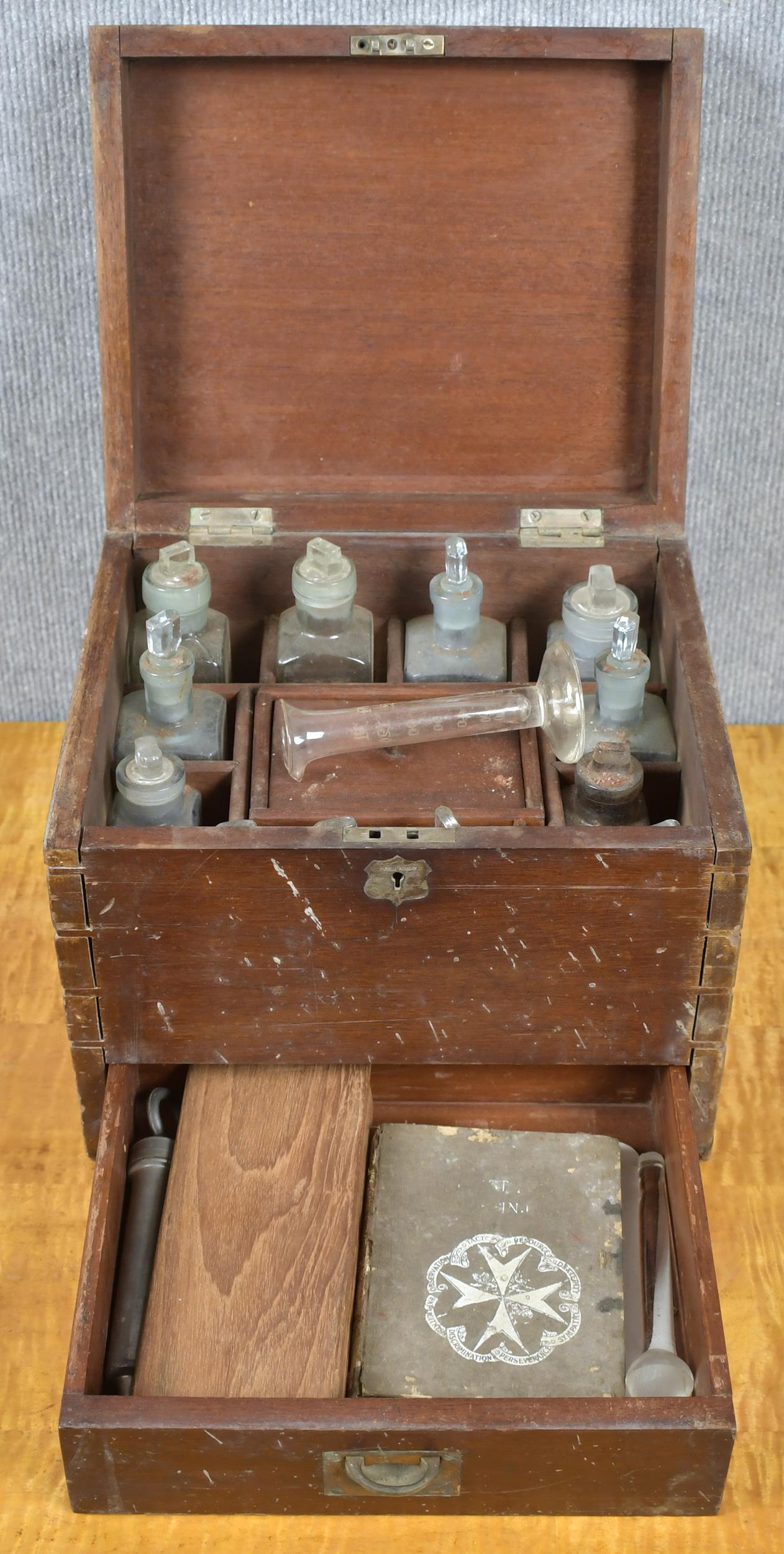 EARLY ENGLISH TRAVELING APOTHECARY