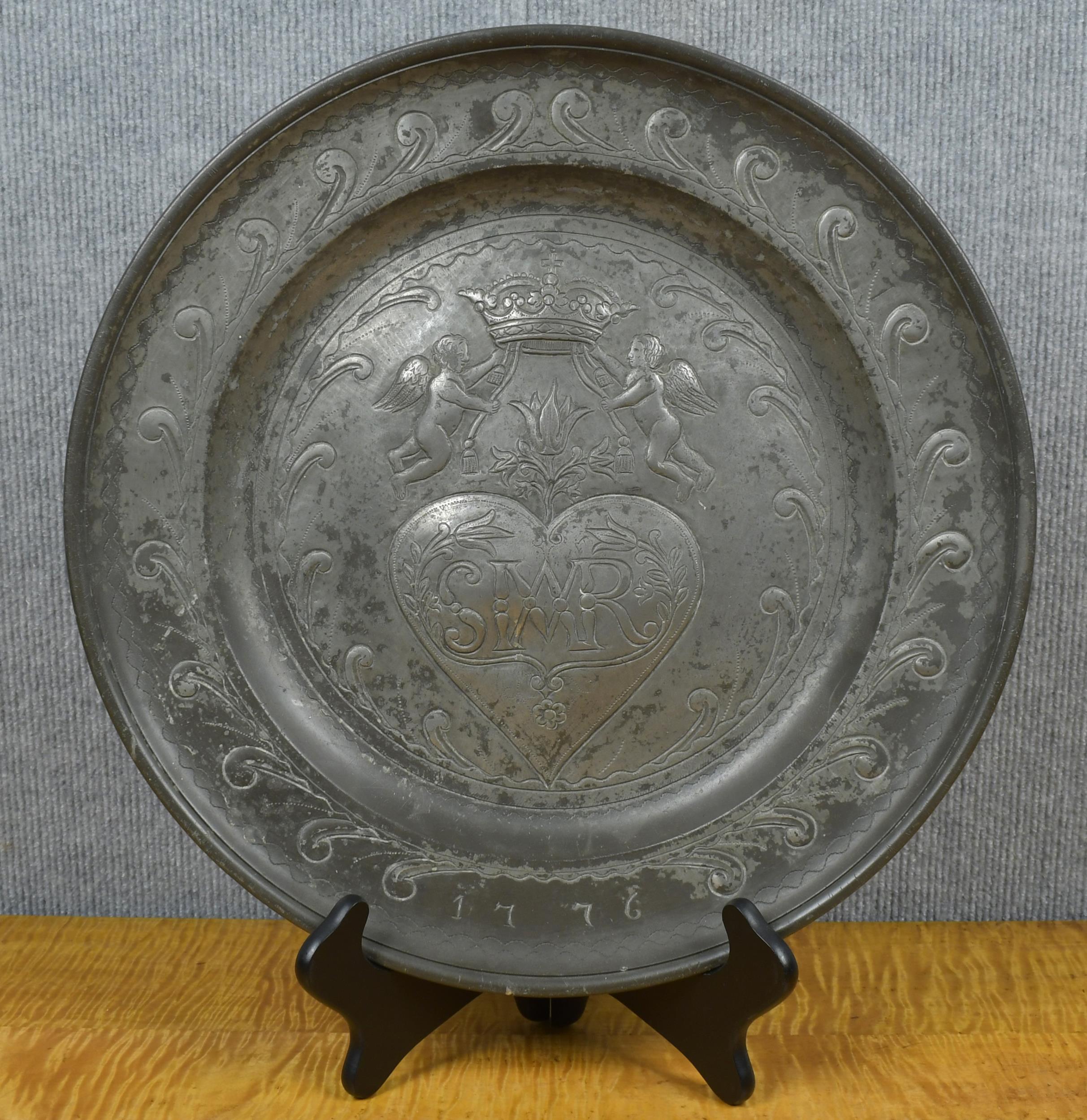 18TH C EMBOSSED PEWTER CHARGER  29e1de