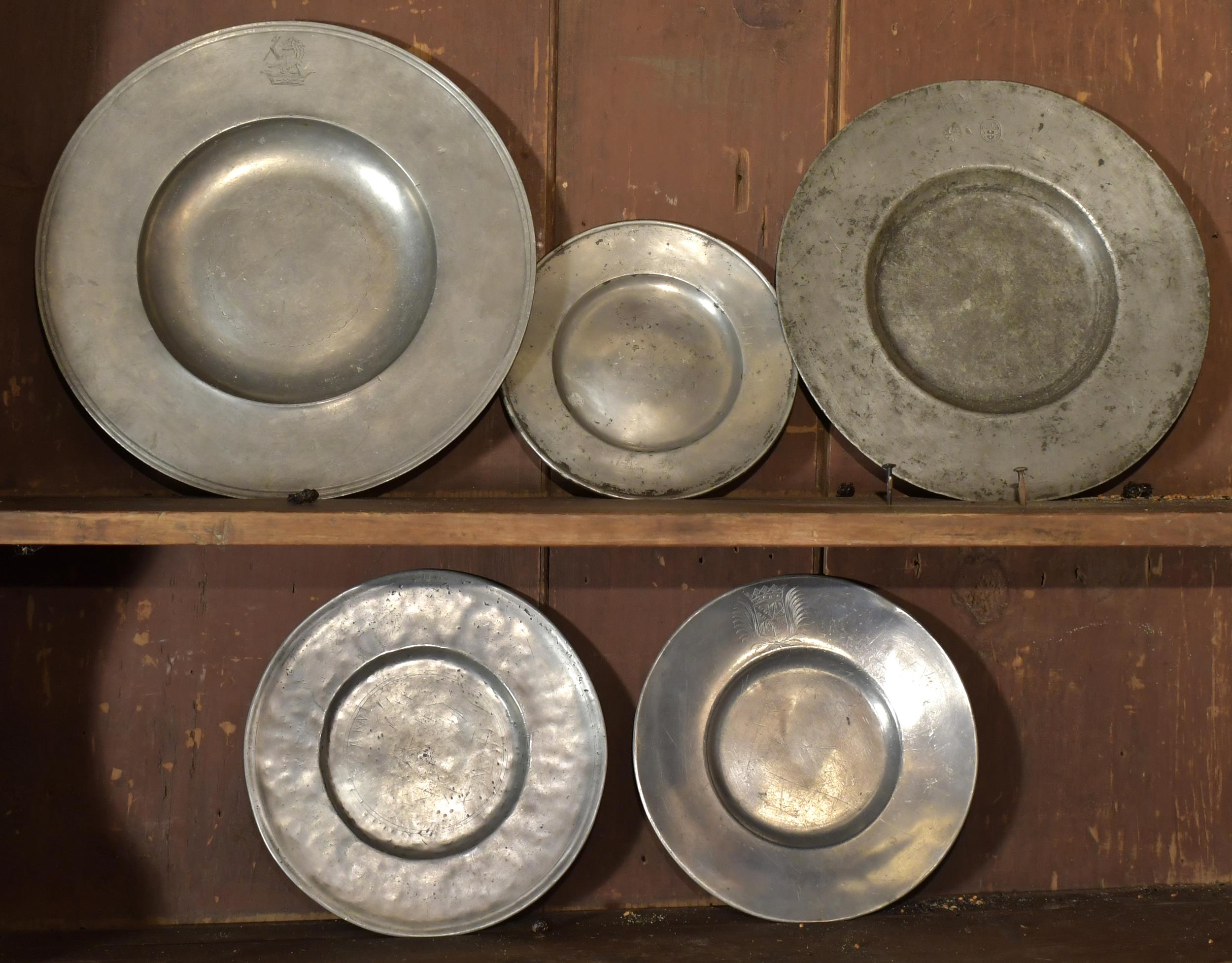 FIVE 17TH/18TH C. PEWTER PLATES.