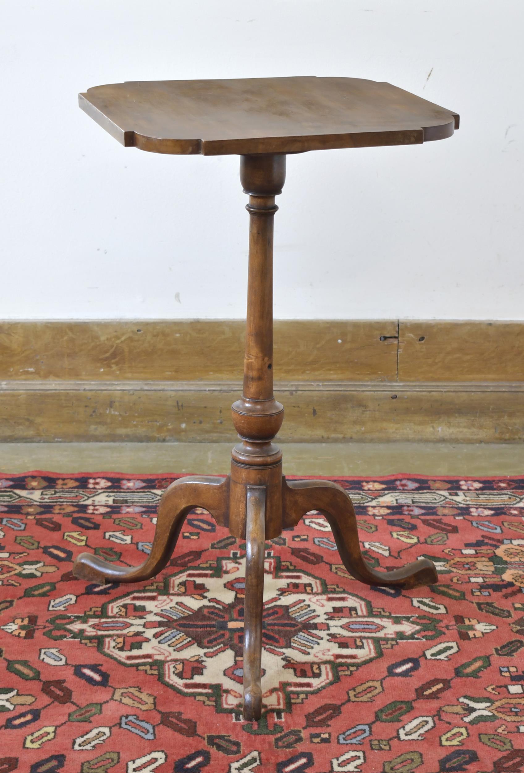 FINE 18TH C QUEEN ANNE MAPLE CANDLESTAND  29e1f6