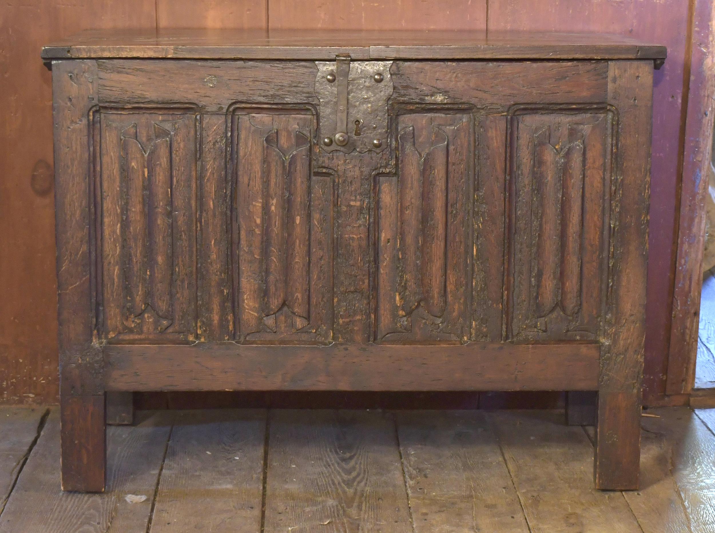 17TH C ENGLISH OAK CHEST A two 29e20a