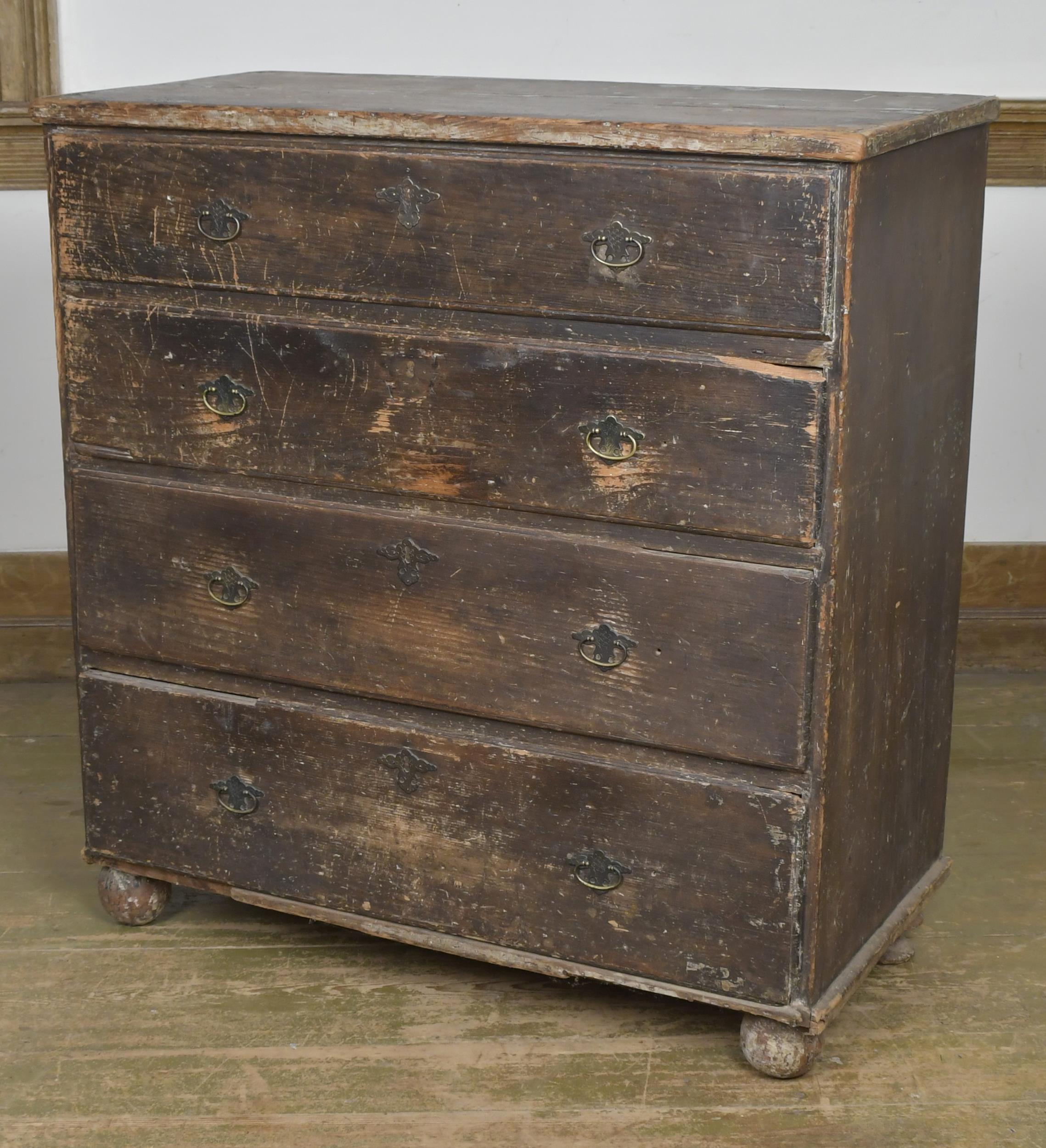 18TH C. BALL FOOT BLANKET CHEST.