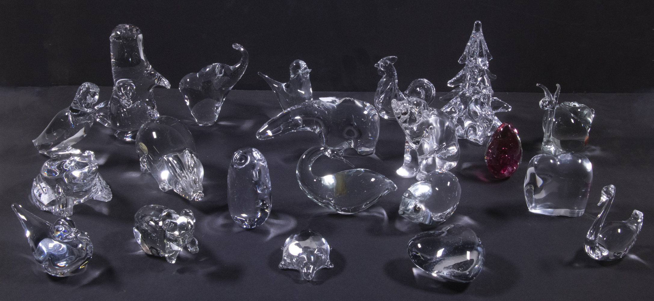 ART GLASS ANIMAL PAPERWEIGHT COLLECTION