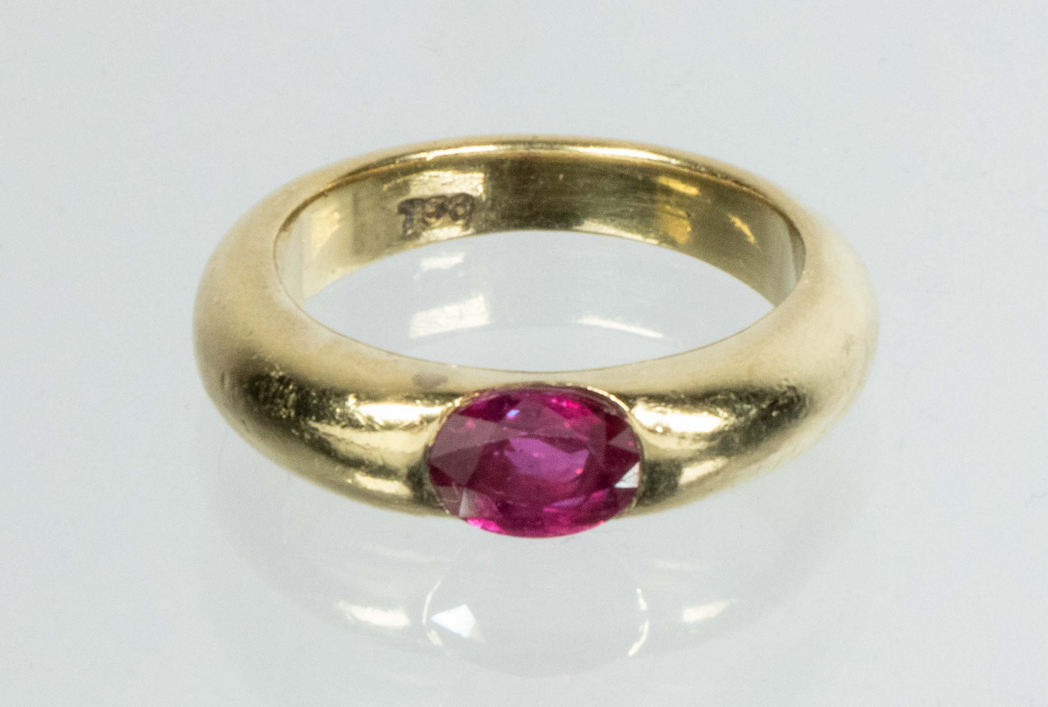 LADIES 18K GOLD AND RUBY RING Open 29e4b7