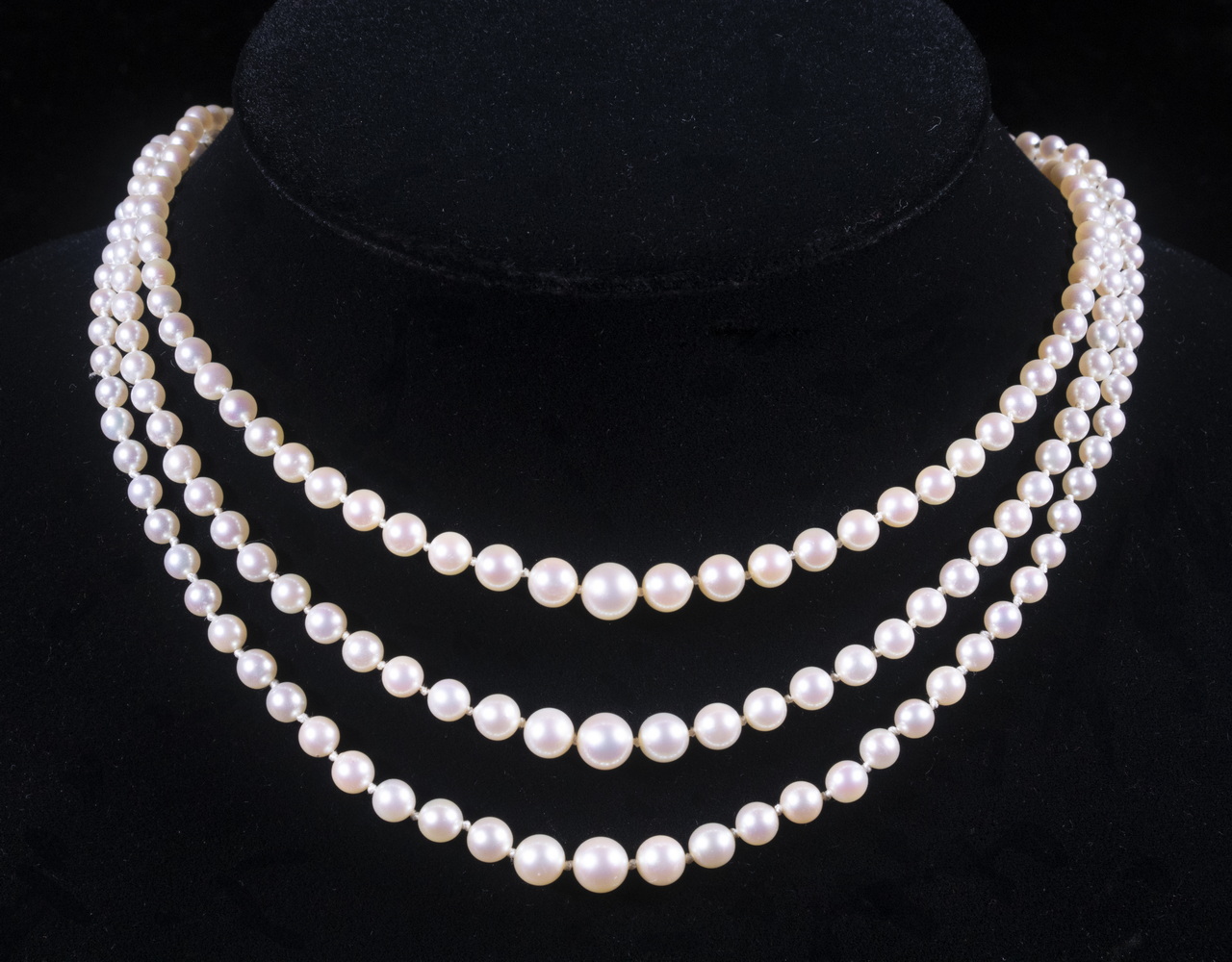 PEARL NECKLACE Triple Strand of