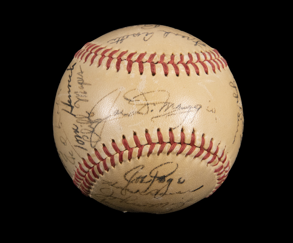 1949 NY YANKEE TEAM SIGNED BASEBALL 29e4de