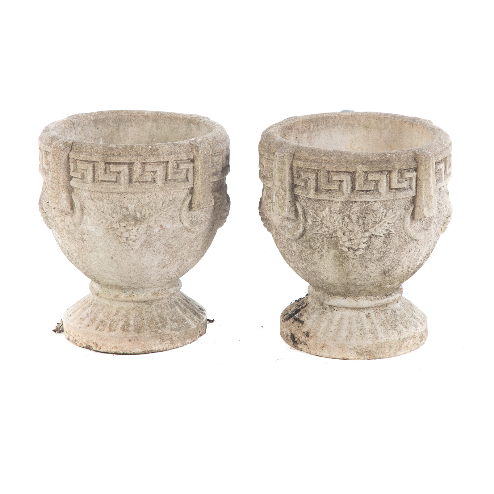 A PAIR OF CLASSICAL STYLE CONCRETE 29e540