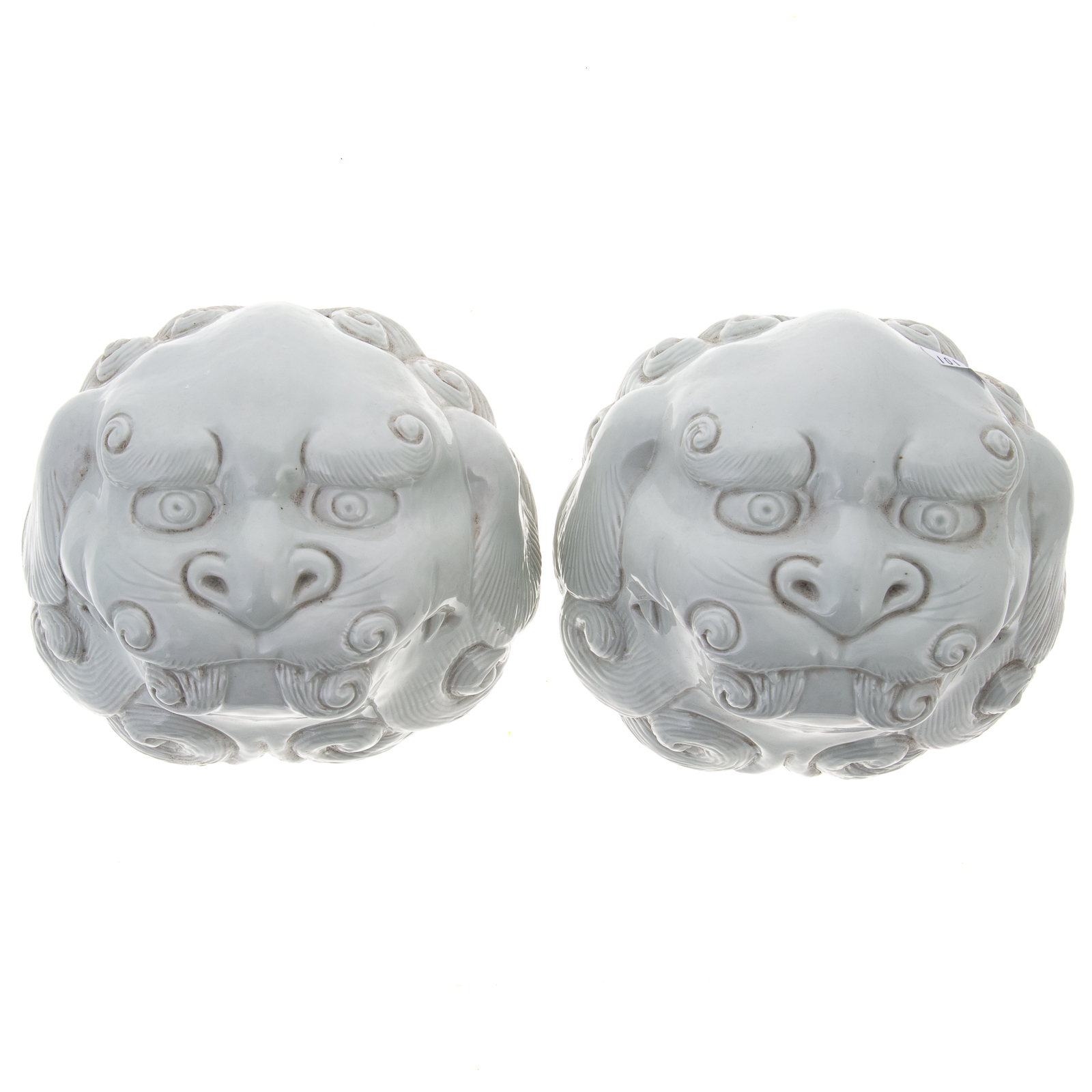 A PAIR OF CHINESE PORCELAIN FOO