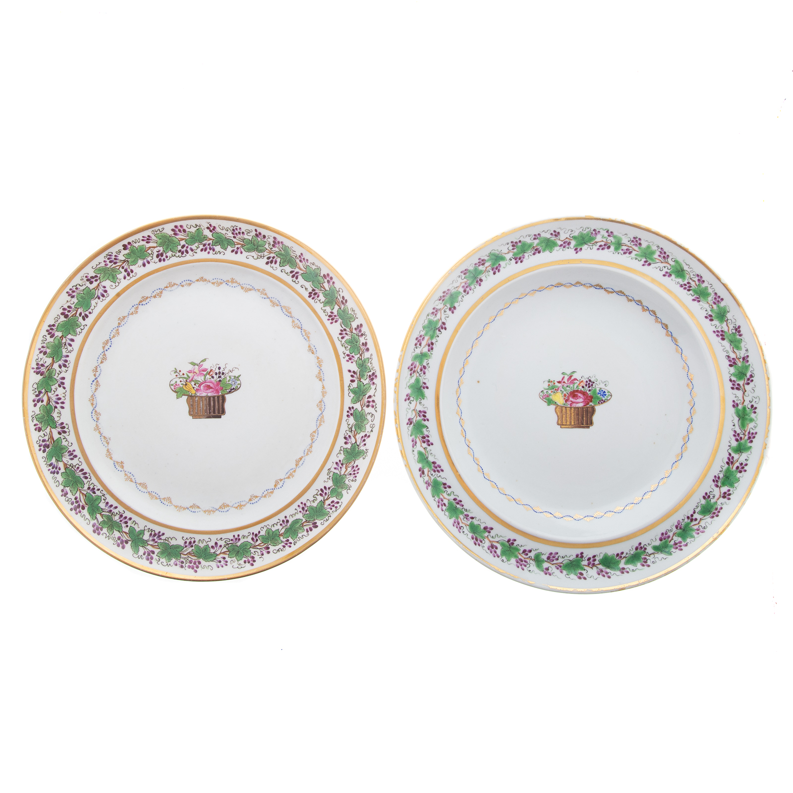 TWO CHINESE EXPORT PORCELAIN PLATES