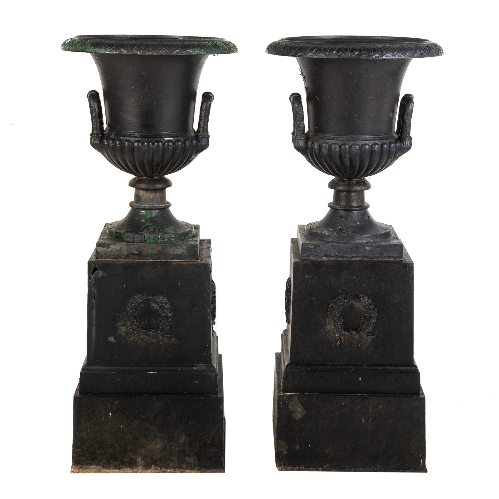 A PAIR OF VICTORIAN CAST IRON URNS 29eace