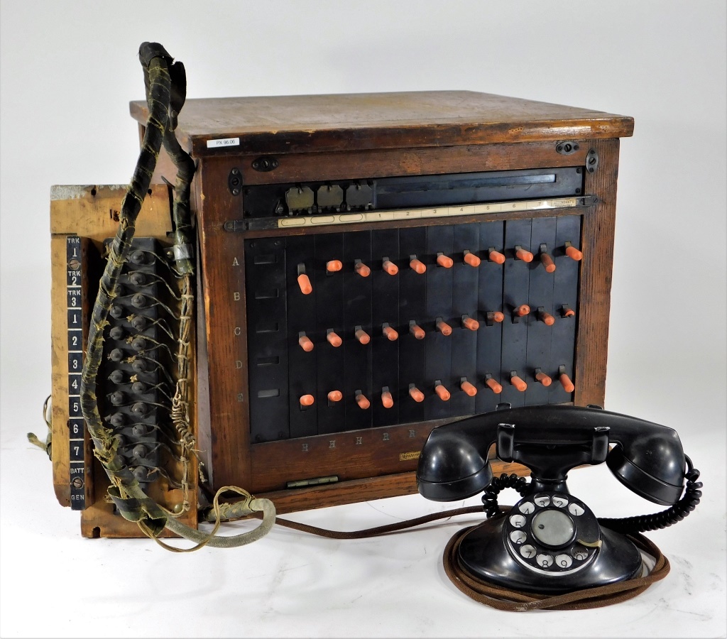 WESTERN ELECTRIC WOOD CASE CORDLESS