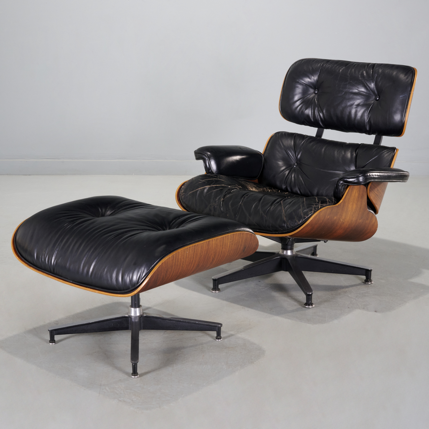 CHARLES AND RAY EAMES LOUNGE CHAIR 29d2e5