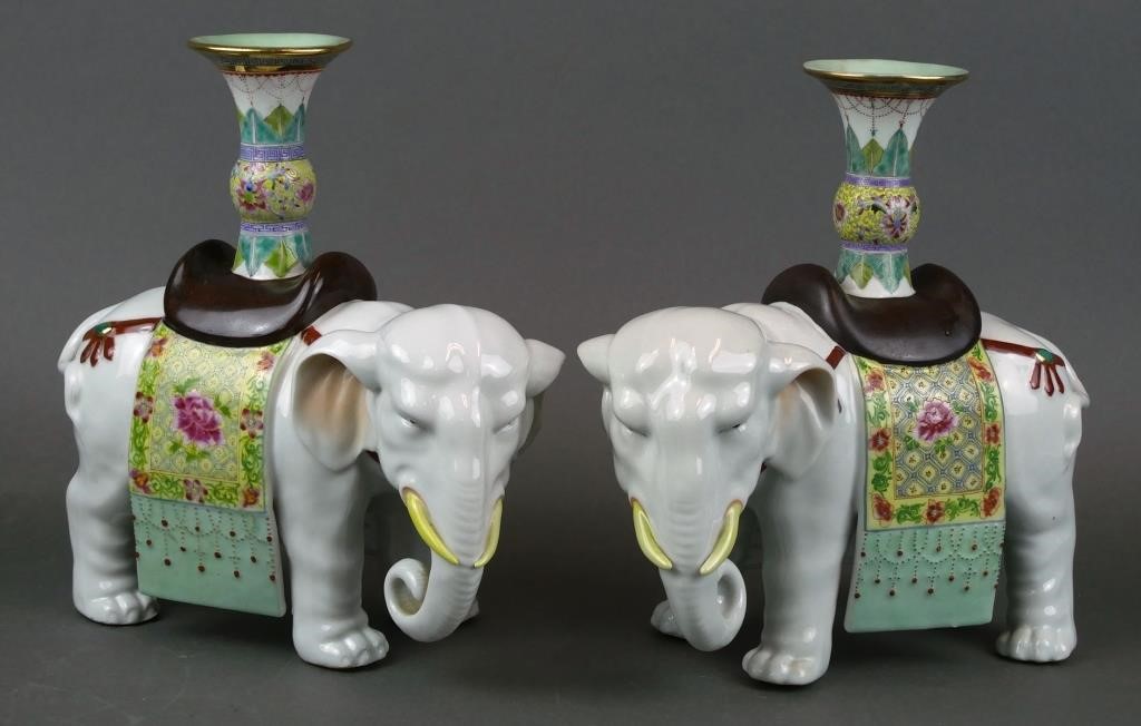 PAIR CHINESE FAMILLE ROSE ELEPHANT 29d50f