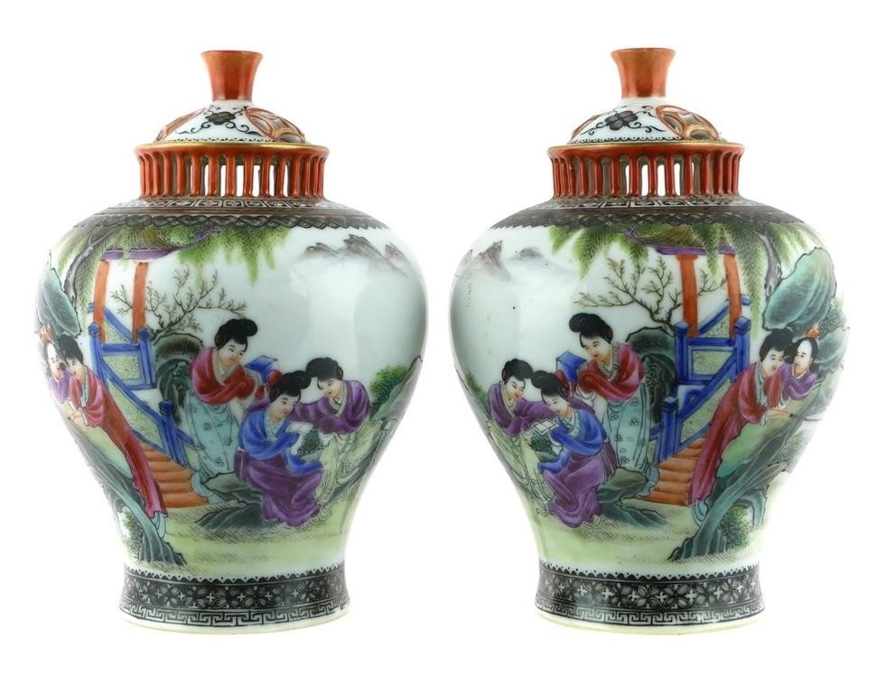 PAIR ANTIQUE CHINESE PORCELAIN 29d519