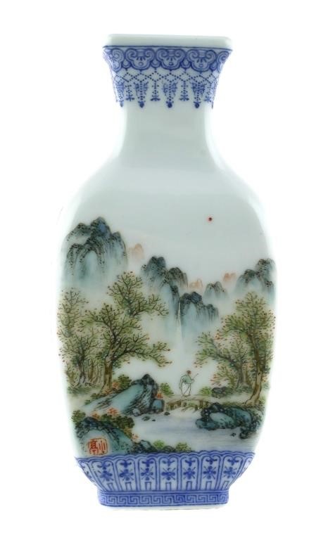 ANTIQUE CHINESE PORCELAIN VASEChinese 29d525