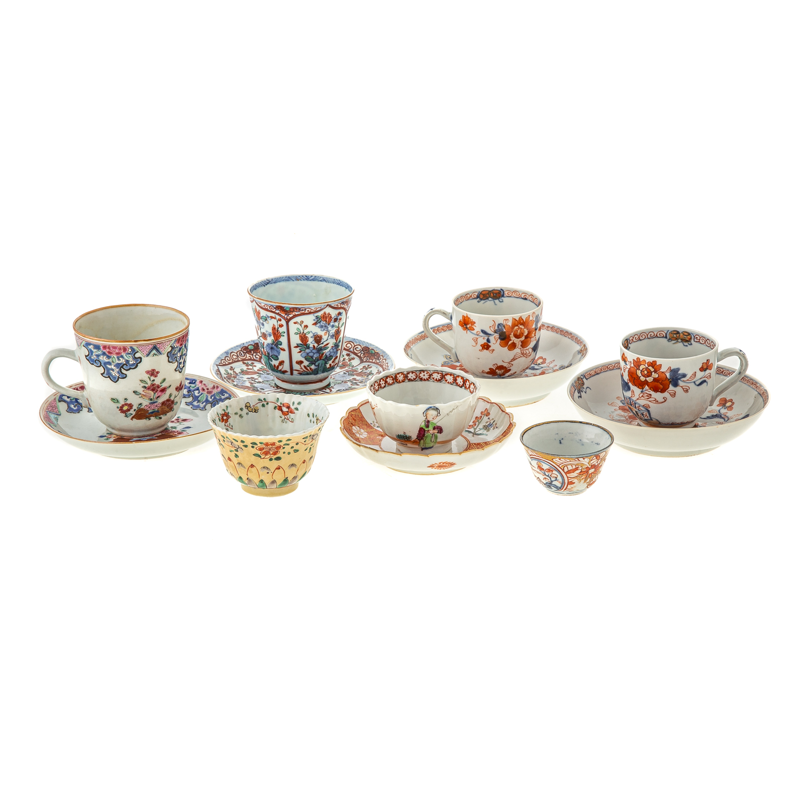 12 PIECES CHINESE EXPORT CUPS & SAUCERS