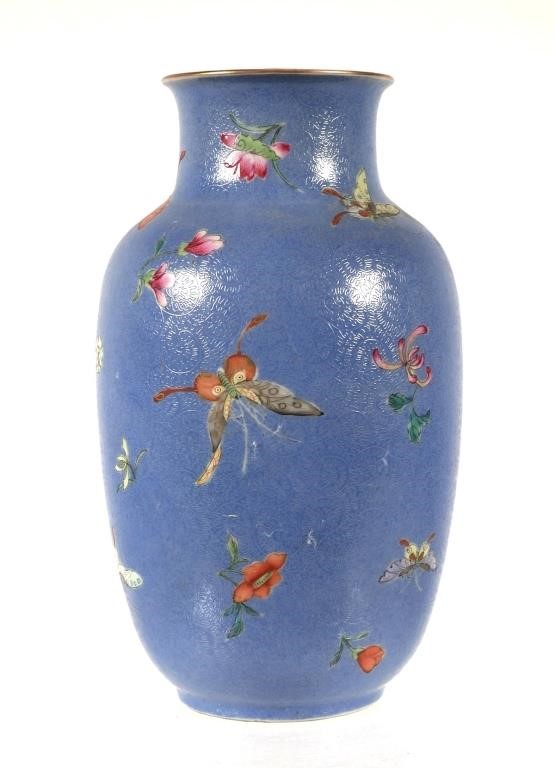 VINTAGE CHINESE PORCELAIN VASE20C