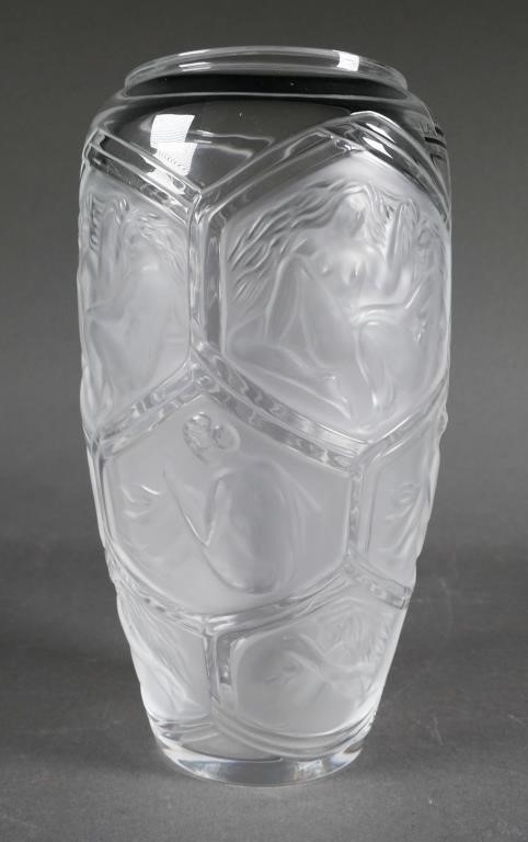 LALIQUE HESPERIDES CRYSTAL VASELalique 2a12a7