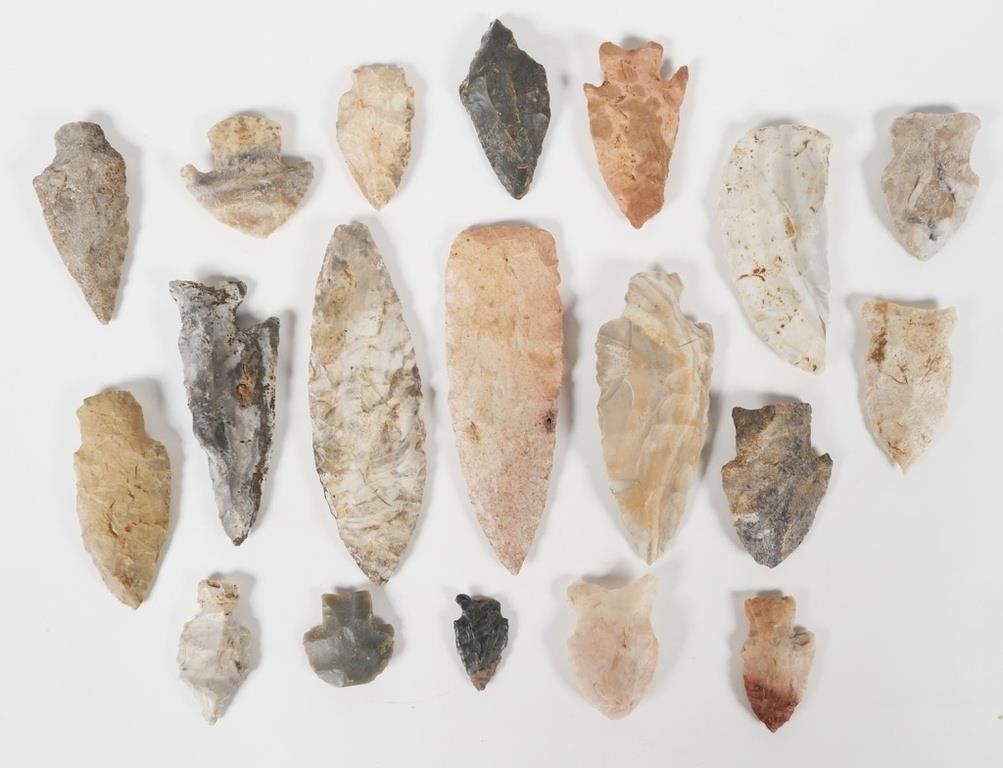 ARROWHEADS: (20) PIECES FROM ESTATE