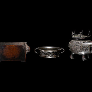 Three Chinese Bronze Articles comprising 2a18d0