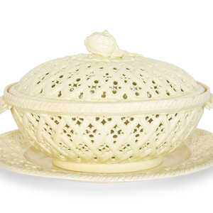 An English Creamware Basket Cover 2a1a14