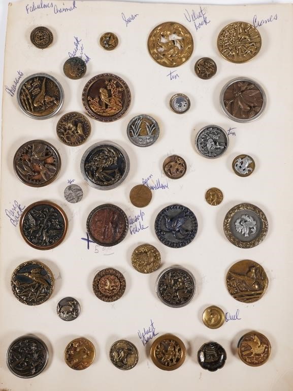 COLLECTION OF ANTIQUE METAL BUTTONSCollection 2a1c6e