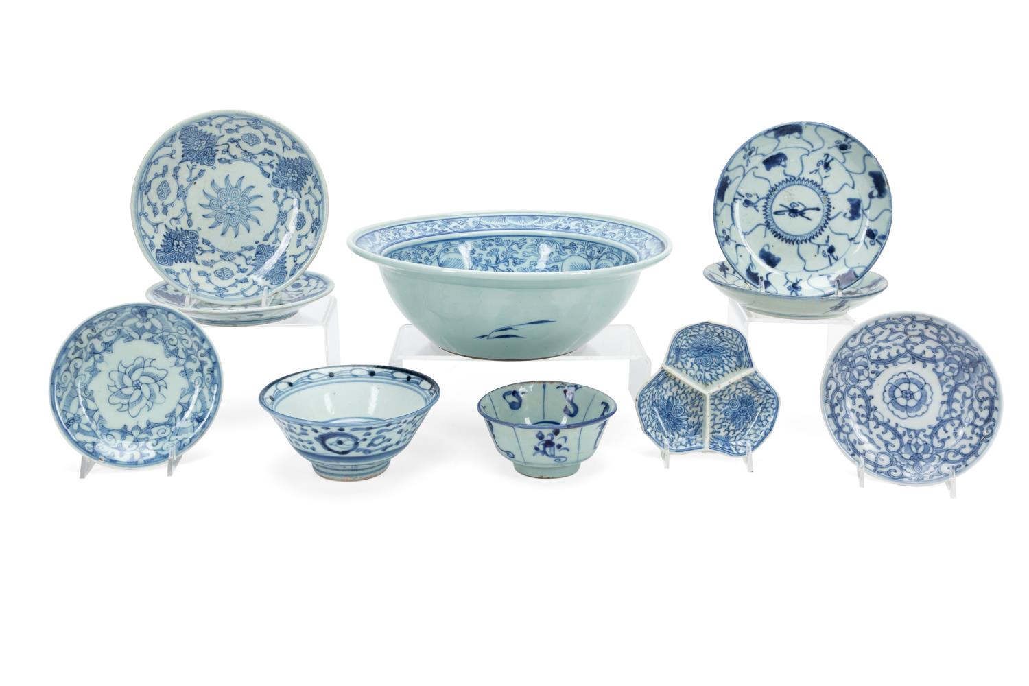 TEN ASIAN BLUE AND WHITE TABLE 29f74e