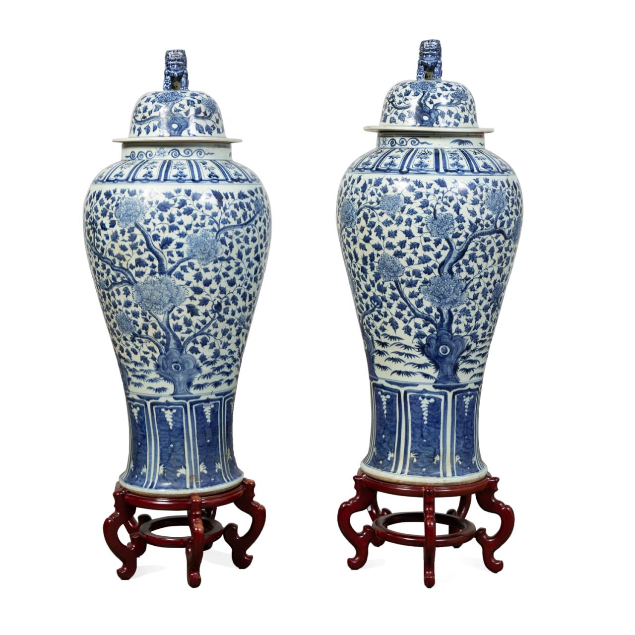 PAIR OF CHINESE BLUE & WHITE GINGER