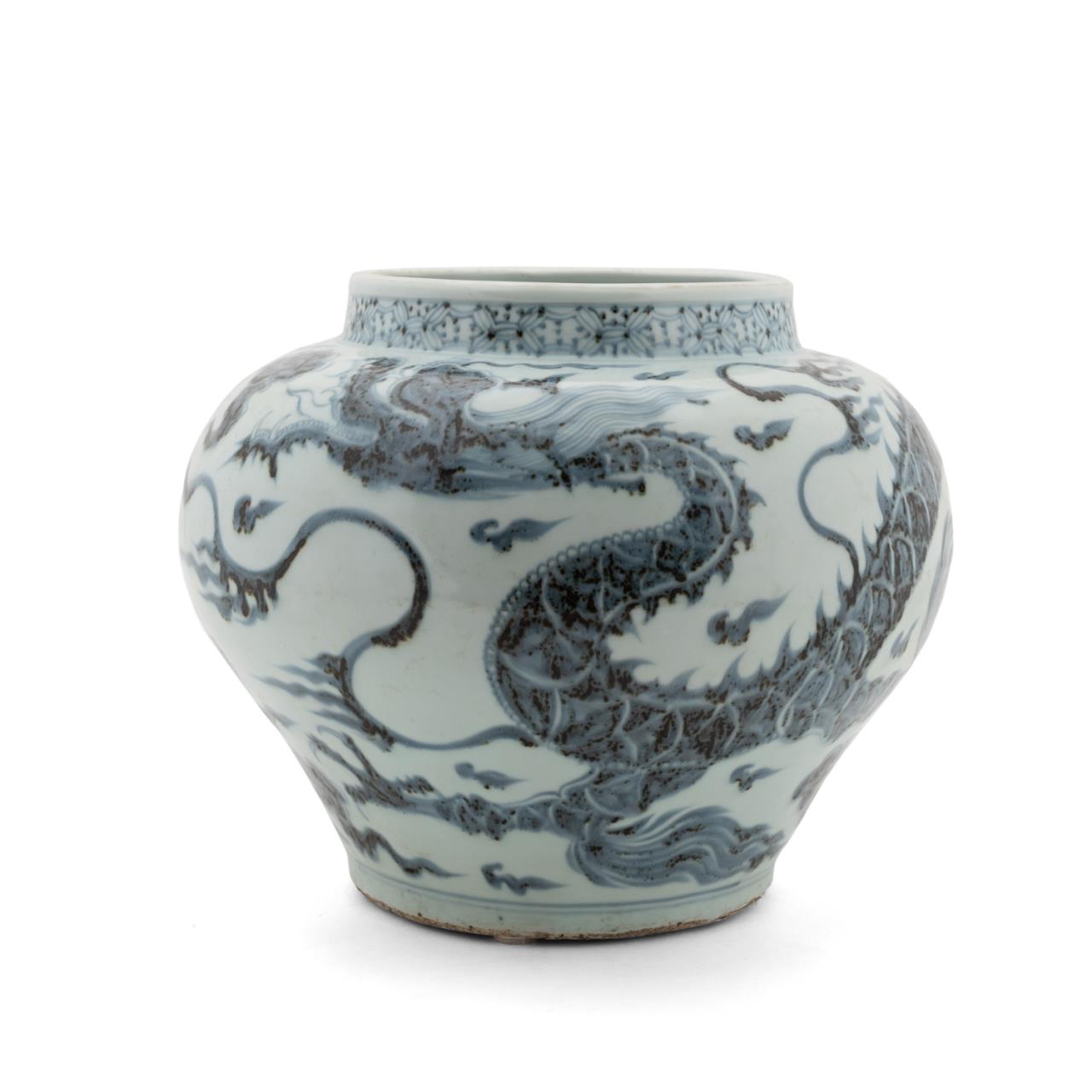 CHINESE BLUE AND WHITE DRAGON JAR 29f769