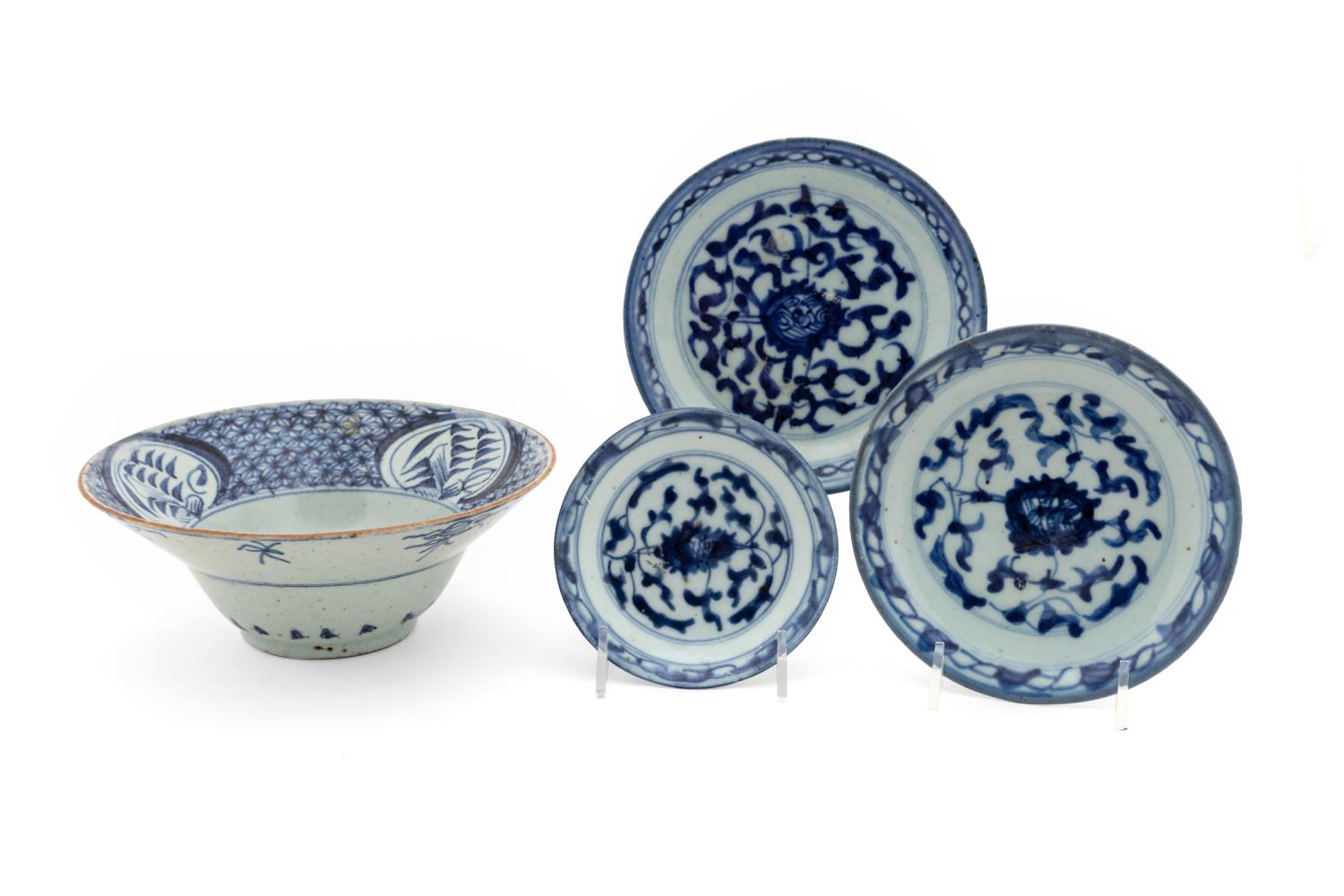 FOUR CHINESE BLUE AND WHITE TABLE 29f781