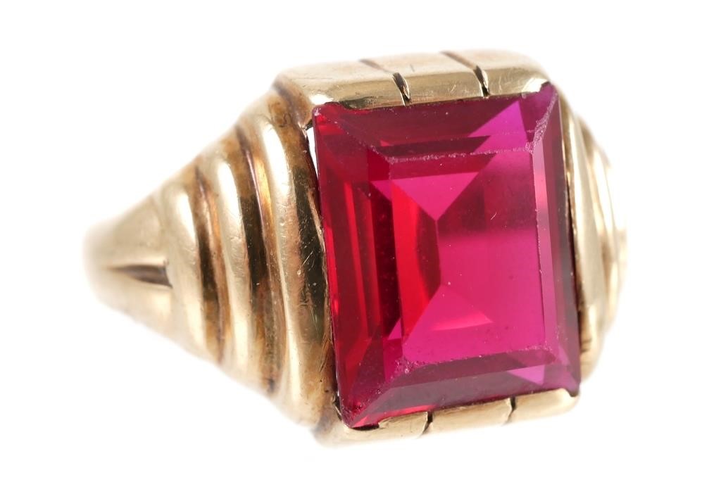 MEN'S VINTAGE 10K GOLD RUBY RINGArt