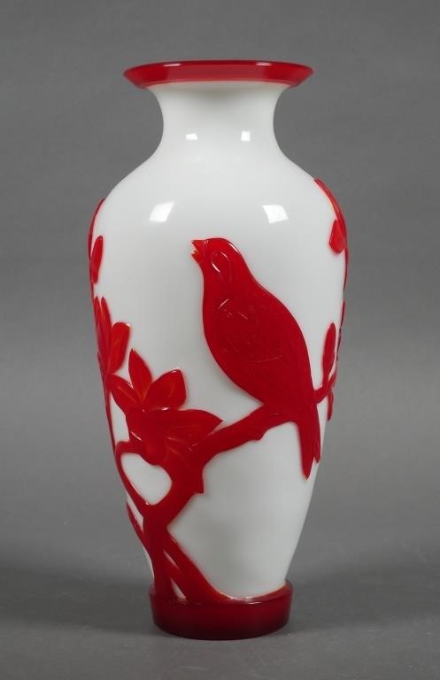 PEKING GLASS CAMEO VASE RED ON 2a435d