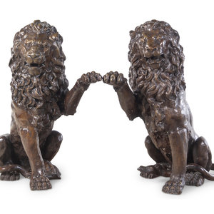A Pair of Patinated Bronze Lions 20th 2a203a