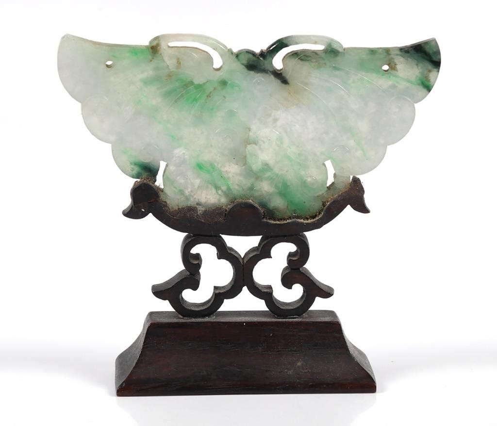 CARVED CHINESE CELADON JADE BUTTERFLY 2a2889