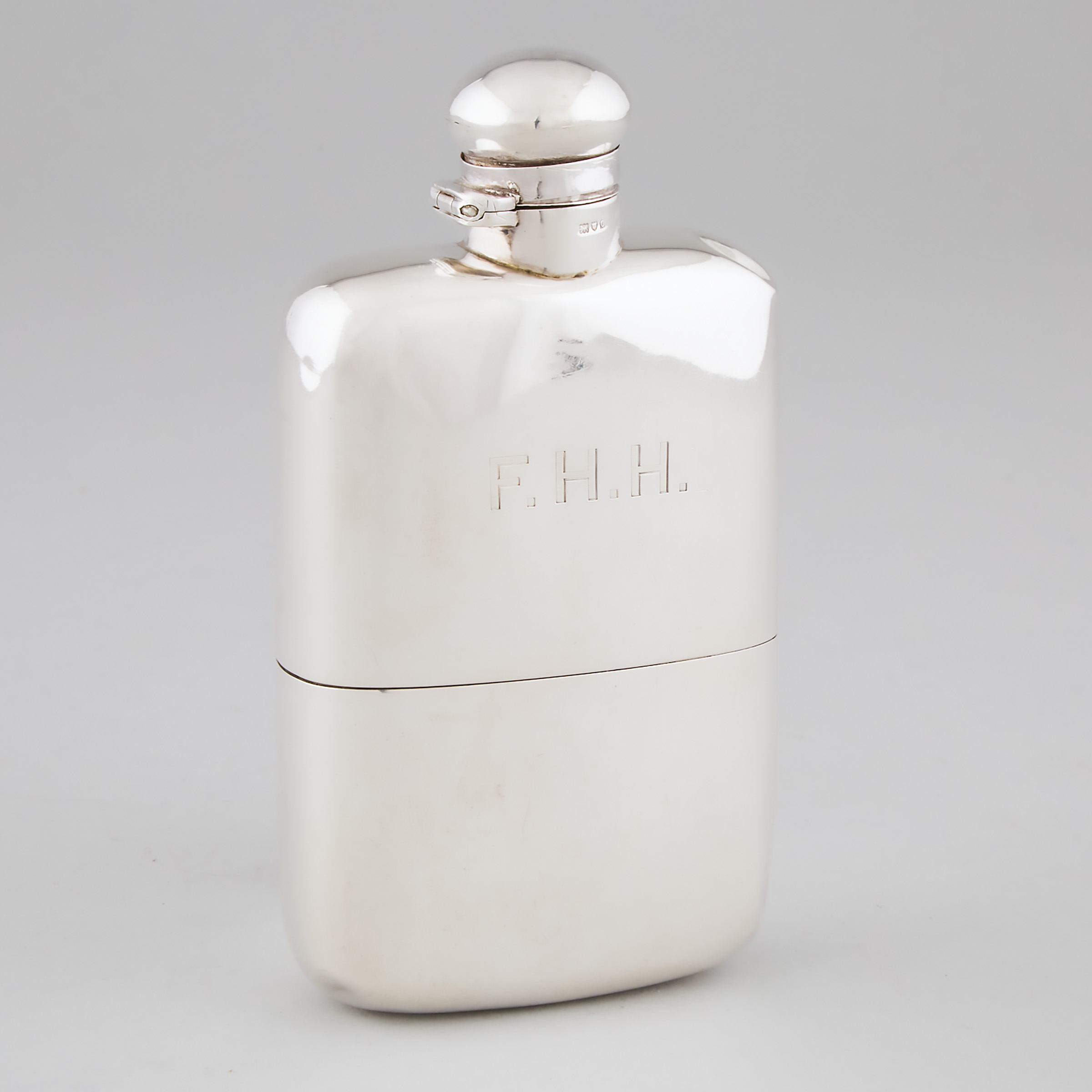 Late Edwardian Silver Flask Maurice 2a569d