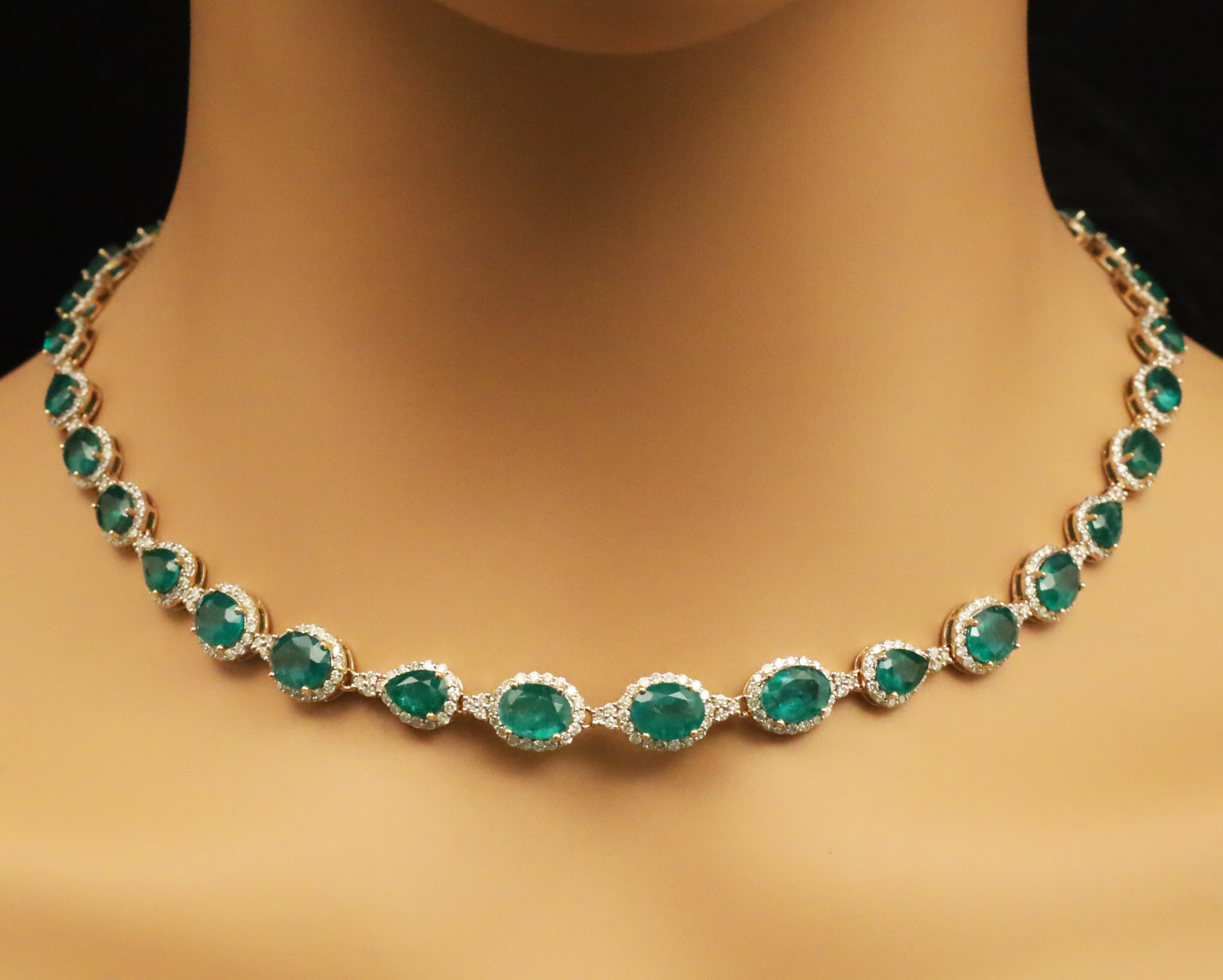 14K YG EMERALD DIAMOND NECKLACE 2a57bf