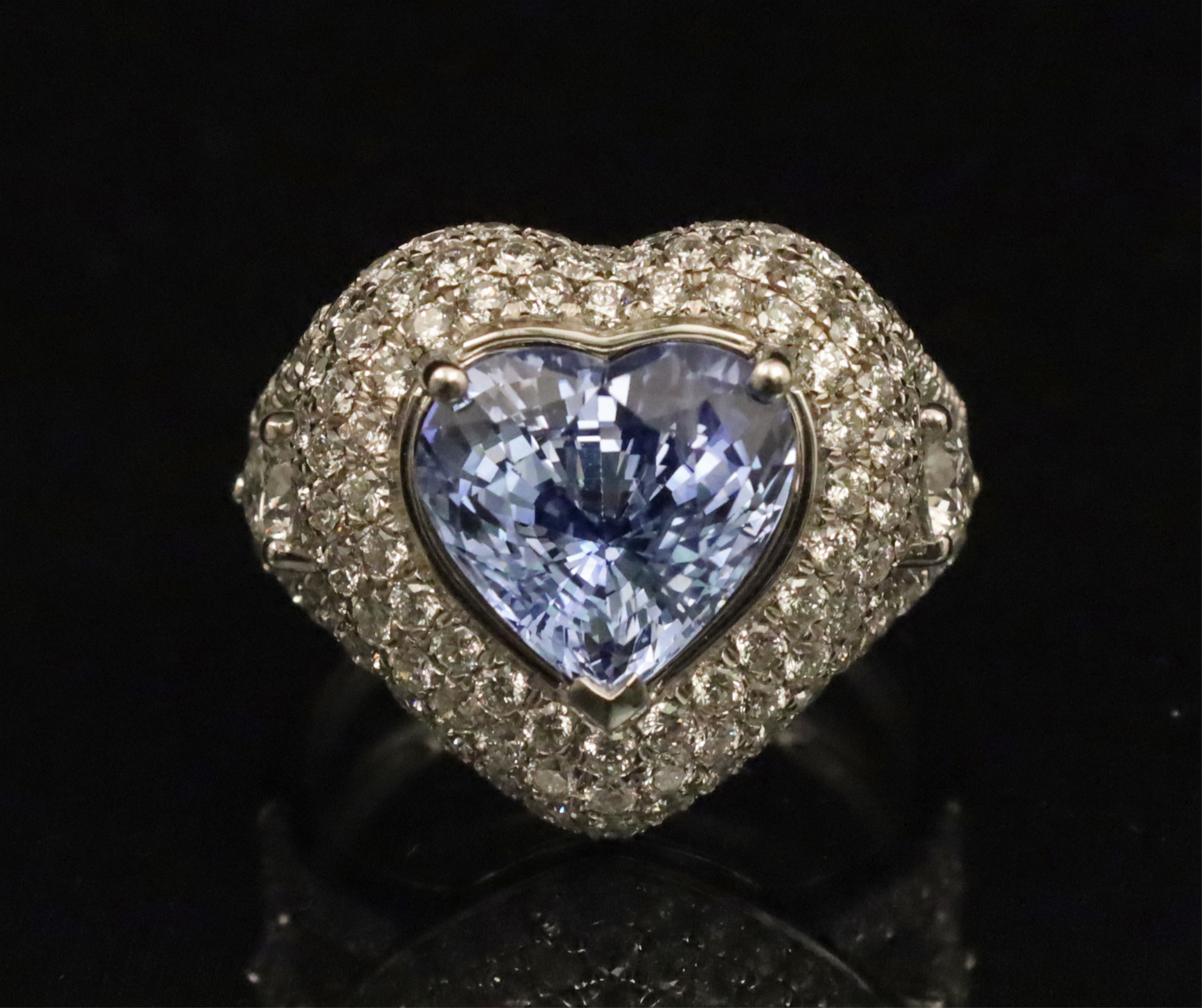 PLATINUM SAPPHIRE DIAMOND RING  2a5845