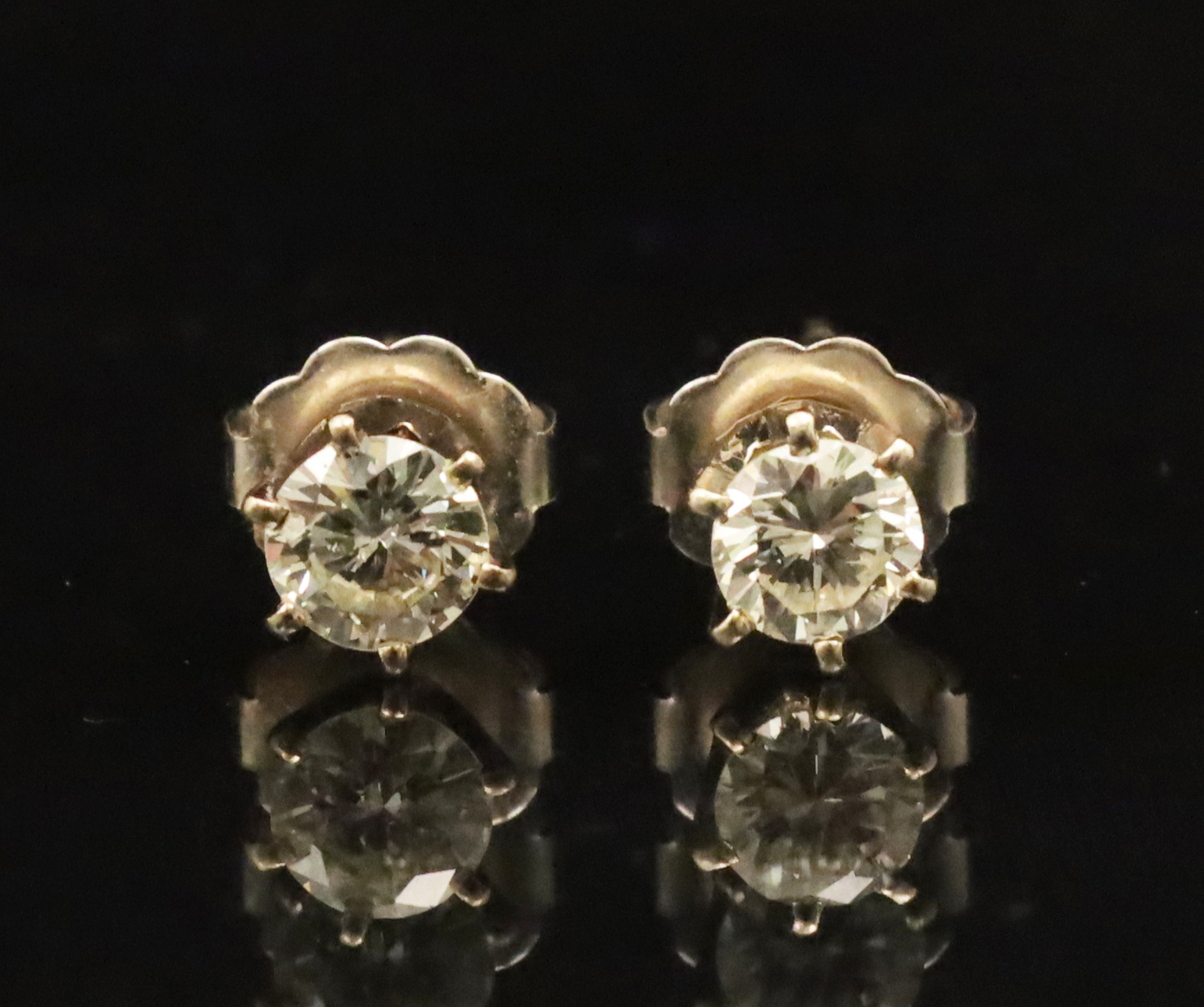 PR OF 14K WHITE GOLD DIAMOND STUD 2a583f