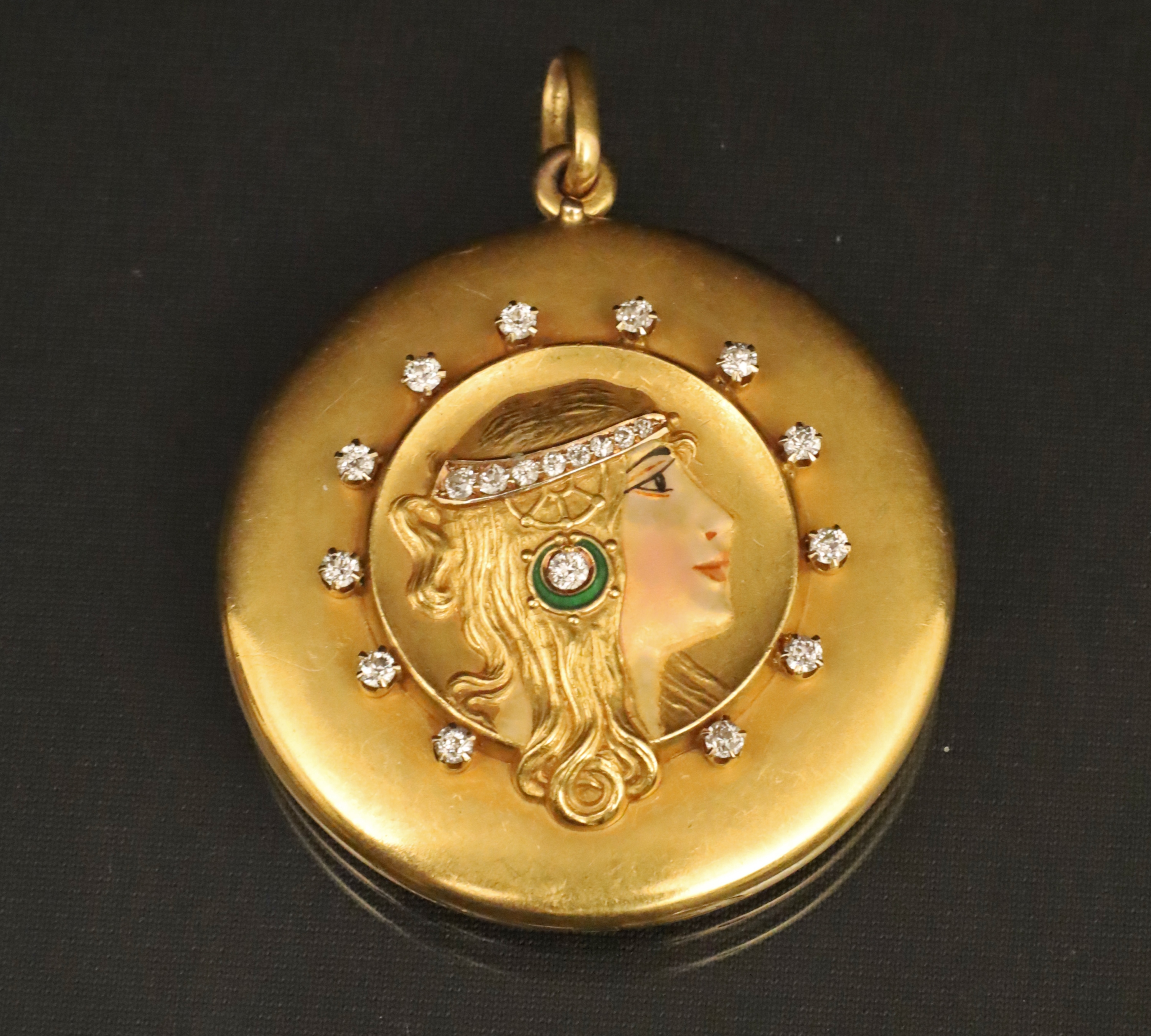 14K YG AND DIAMOND PORTRAIT LOCKET